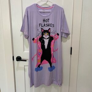 Hatley Women's Night Shirt. O/S.  Lavender w/ Cat. Saying "Hot Flashes"